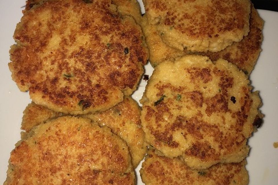Couscous-Bratlinge mit Käse Couscous-Bratlinge mit Käse