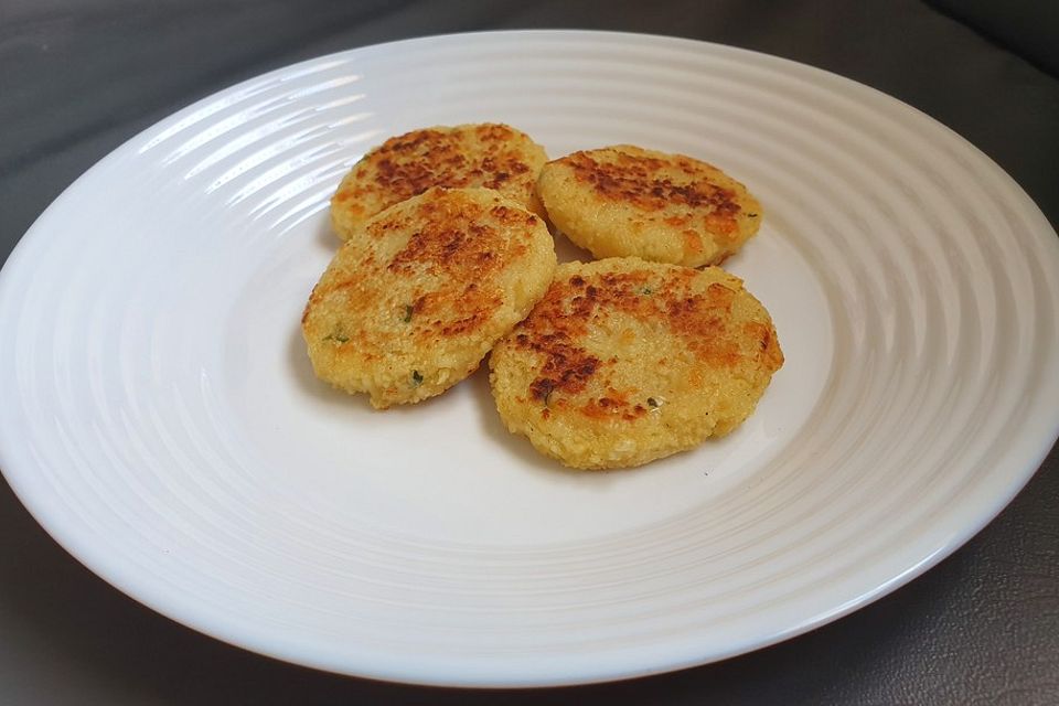 Couscous-Bratlinge mit Käse Couscous-Bratlinge mit Käse