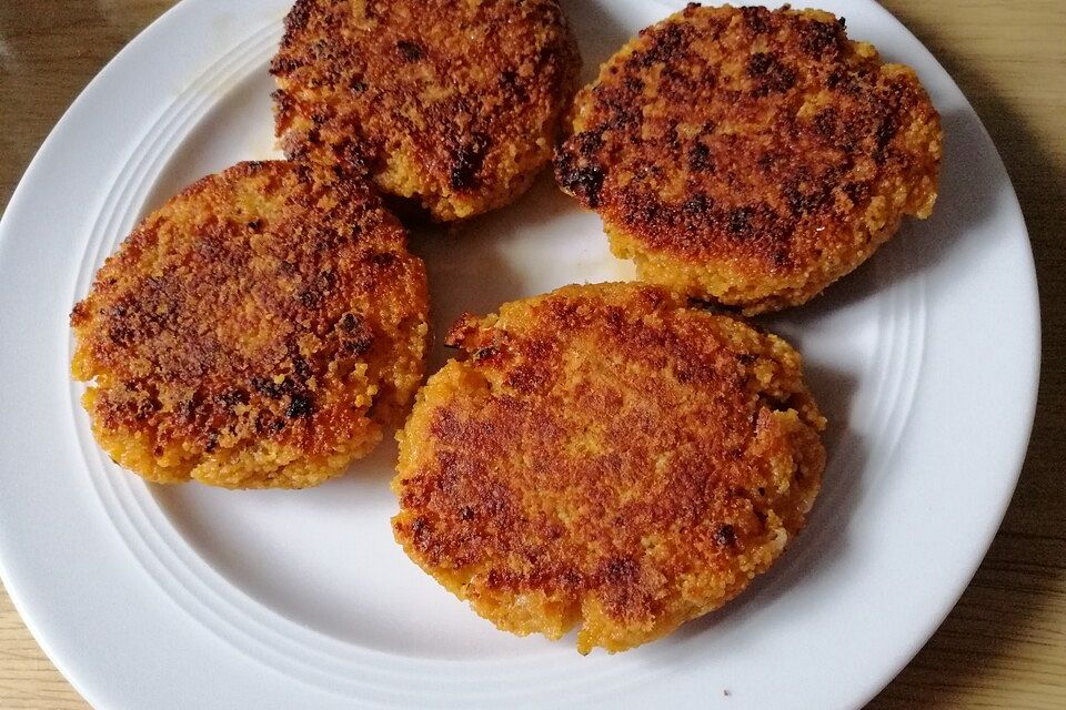 Couscous-Bratlinge mit Käse Couscous-Bratlinge mit Käse