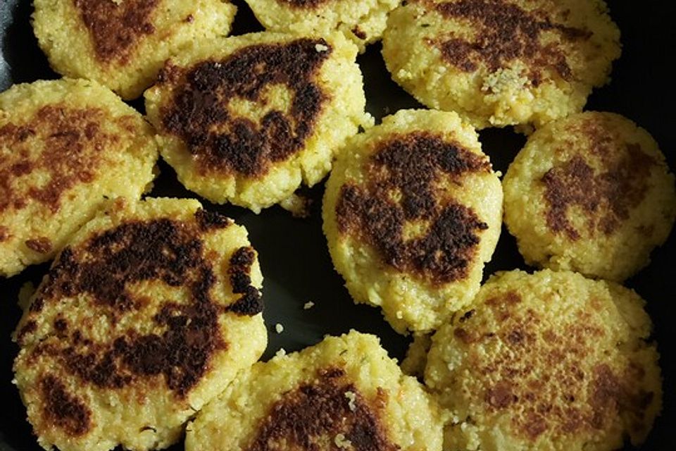 Couscous-Bratlinge mit Käse Couscous-Bratlinge mit Käse