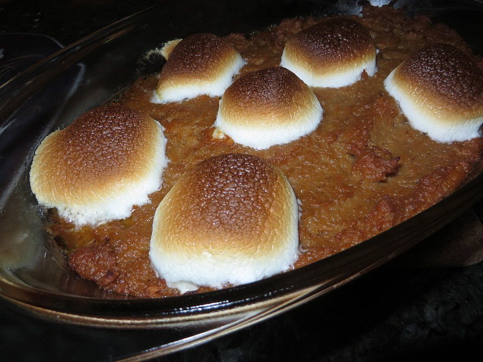 Amerikanische glasierte Süßkartoffeln mit Marshmallowhaube von ...