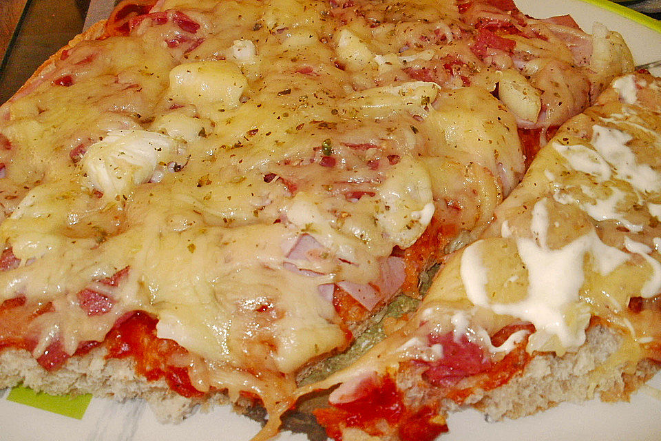 Fladenbrotpizza mit einem Hauch von Knoblauch