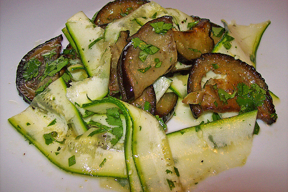 Auberginen-Zucchini-Salat