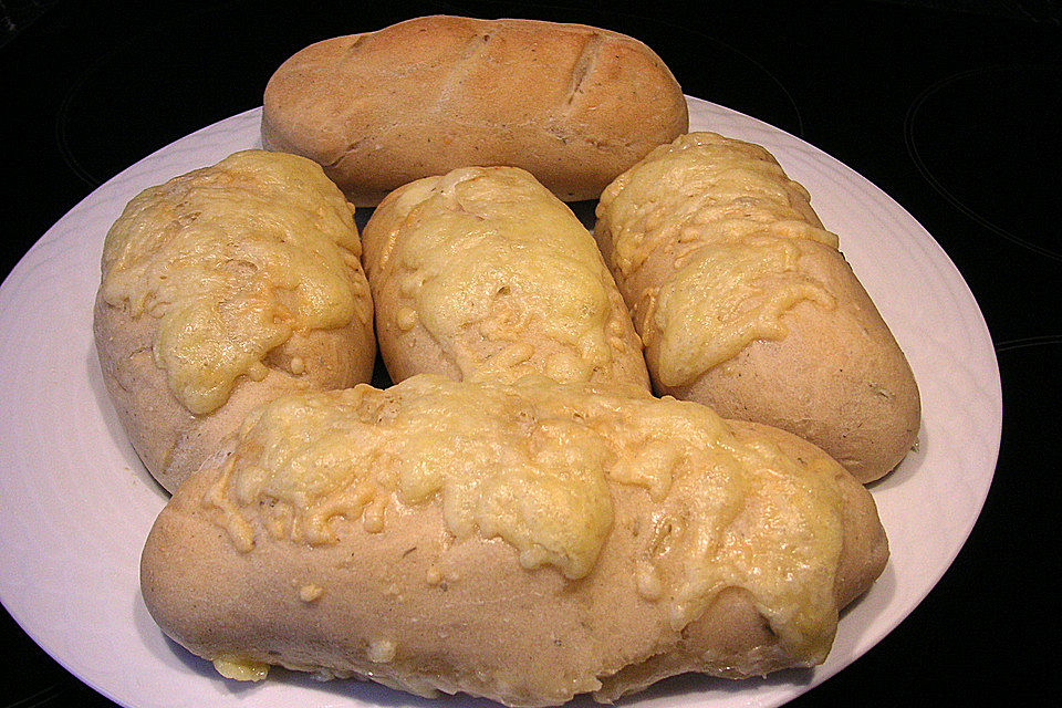 Käsebrötchen mit Füllung