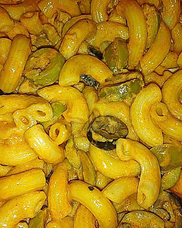 Schnelle Nudeln in Oliven-Kräuteröl mit Schinken und Parmesankäse