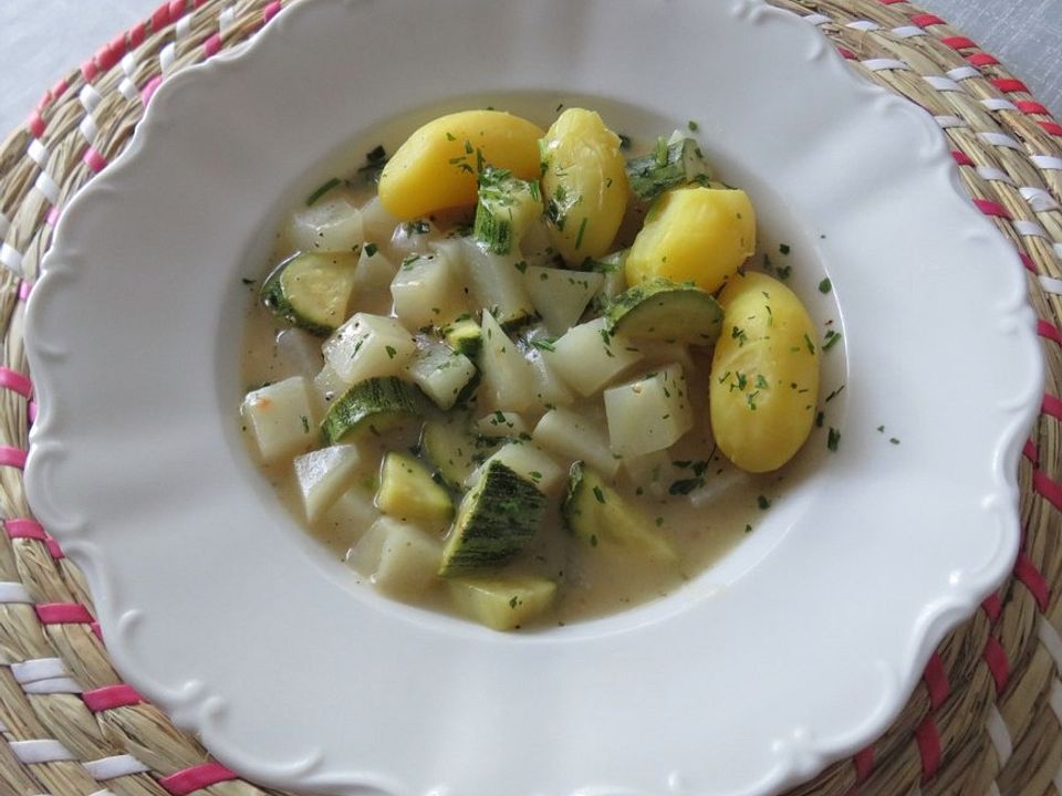 Kohlrabi-Zucchini Gemüse von lila-elisabeth | Chefkoch
