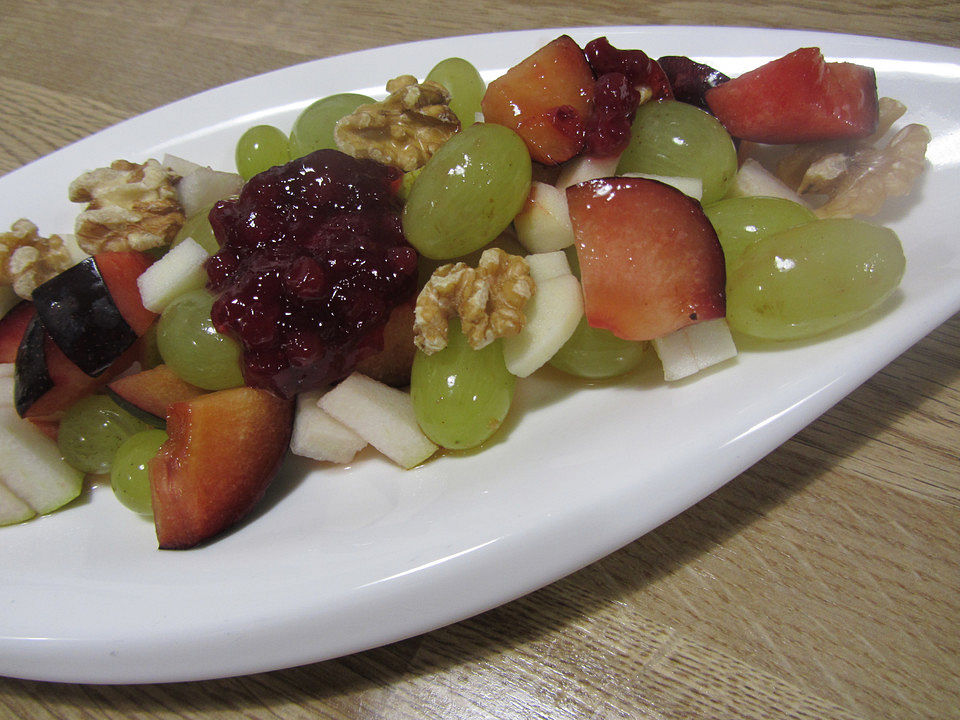 Herbstlicher Fruchtsalat mit Walnüssen von Jennifer_Melanie| Chefkoch