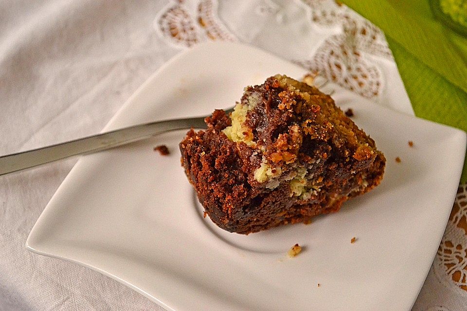 Schokoladenbrownies mit Frischkäse-Walnuss-Topping