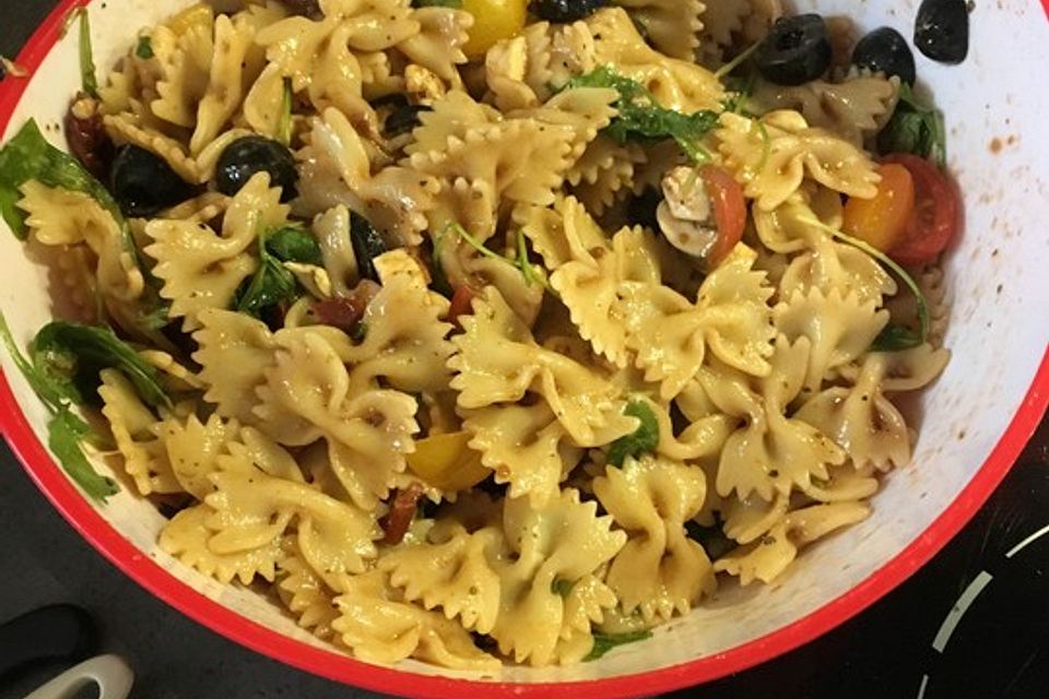 Italienischer Nudelsalat mit süßem Dressing