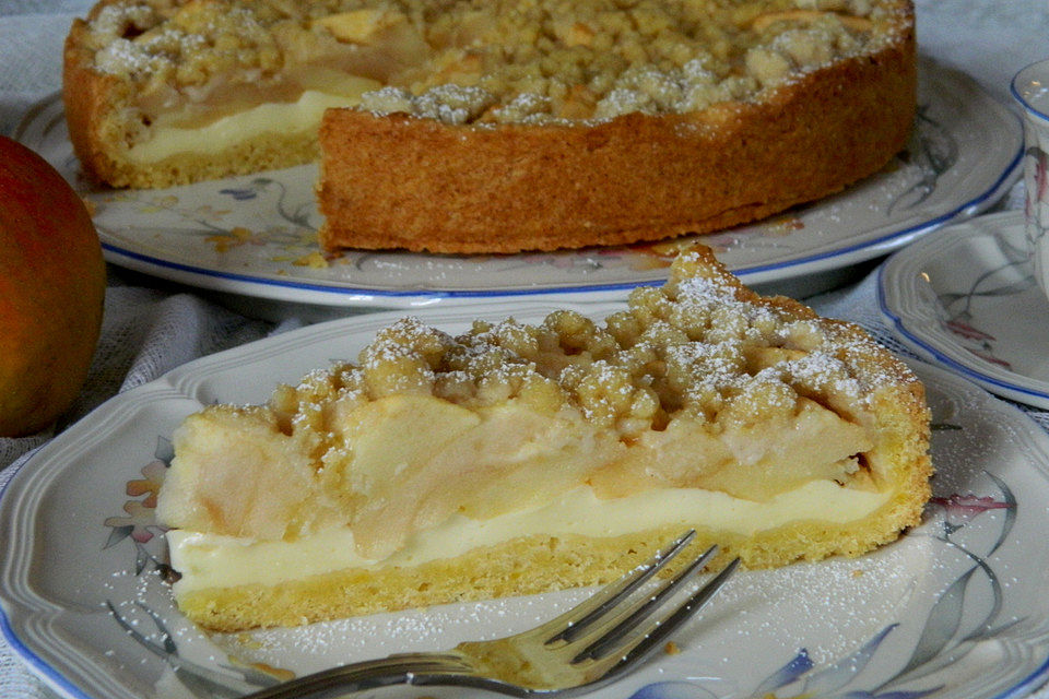 Dirks Apfelkuchen mit Vanillepudding und Zimtstreuseln