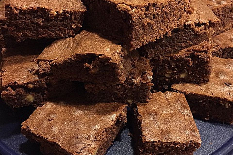 Amerikanische Brownies schön schokoladig und klebrig