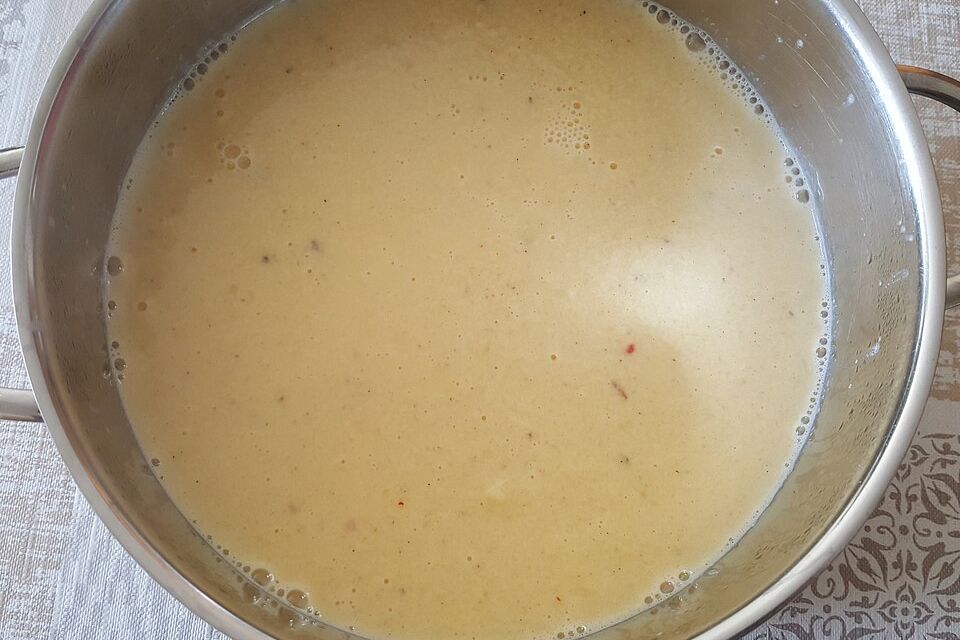 Amerikanische Zwiebel-Käse-Suppe