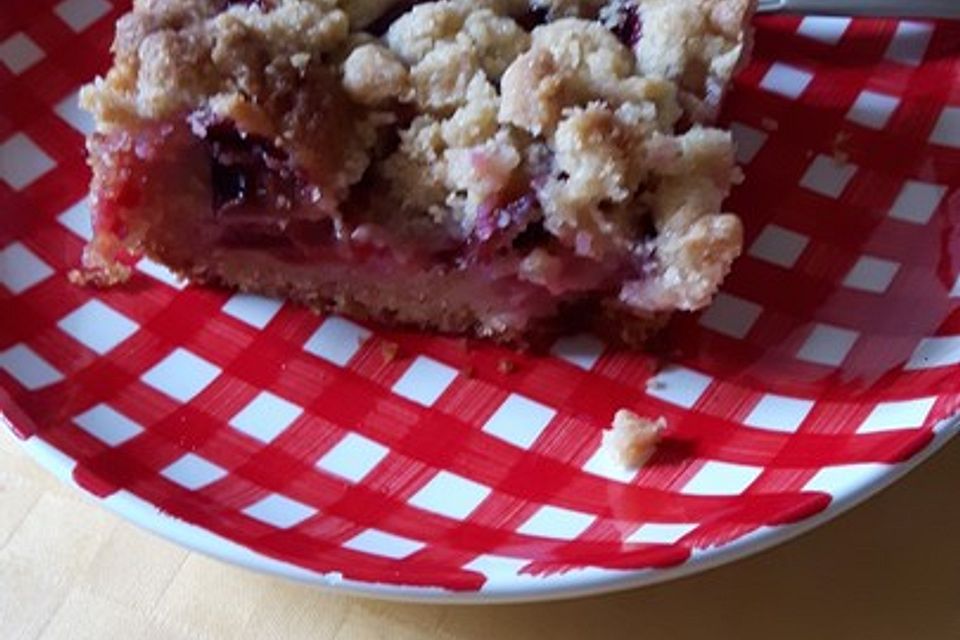 Zwetschgenkuchen mit Streuseln