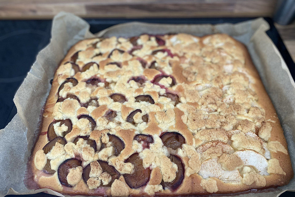 Zwetschgenkuchen mit Streuseln