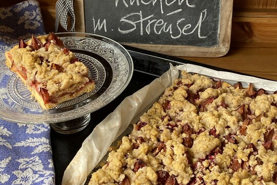 Zwetschgenkuchen mit Streuseln