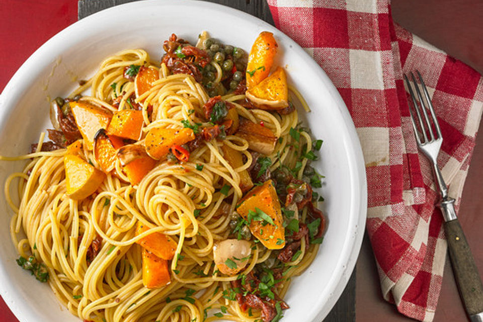 Spaghetti mit gebackenem Butternusskürbis