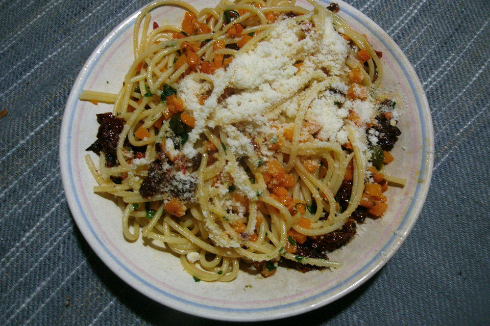 Spaghetti mit gebackenem Butternusskürbis