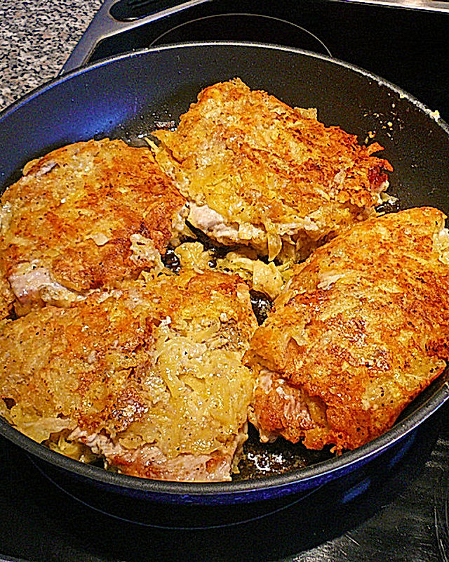 Schnitzel in Kartoffel-Käse-Kruste