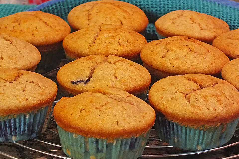 Buttermilchmuffins mit Heidelbeeren