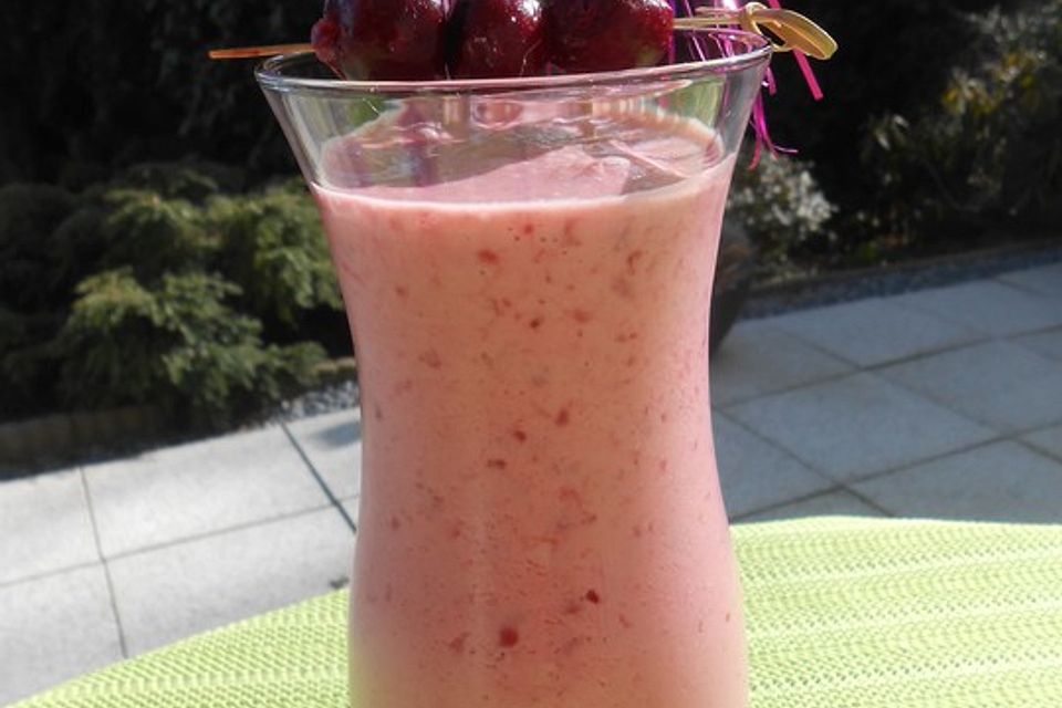 Kirsch-Smoothie oder Kirsch-Joghurt Getränk