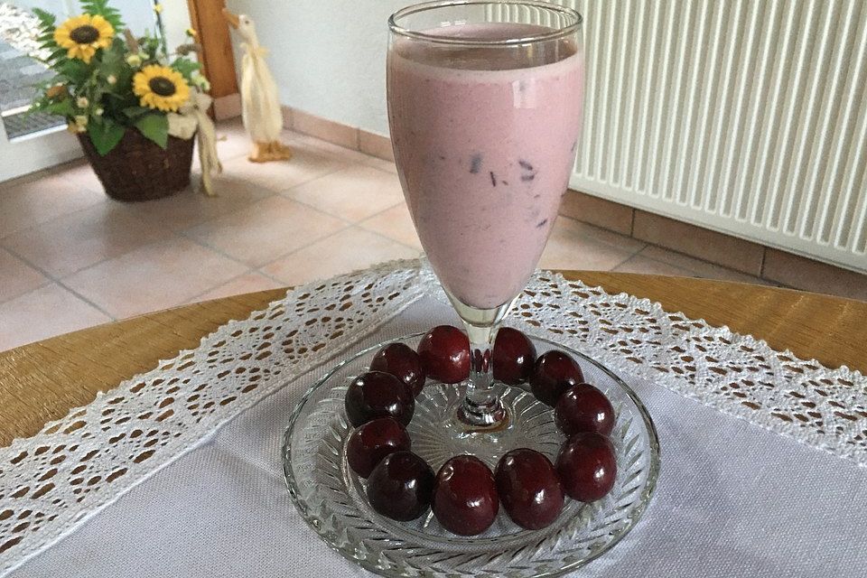 Kirsch-Smoothie oder Kirsch-Joghurt Getränk