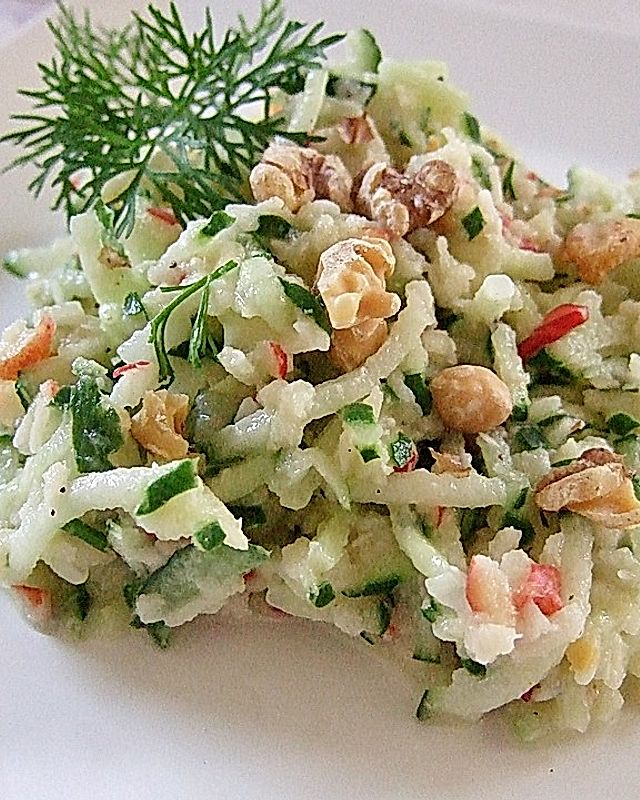 Gurken-Apfel Salat mit Wasabi-Joghurtdressing