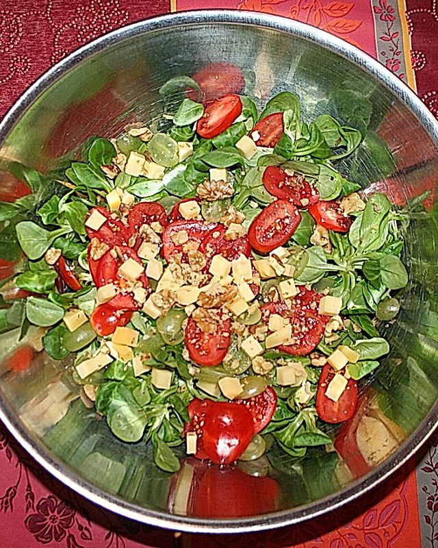 Frischer sommerlicher Salat