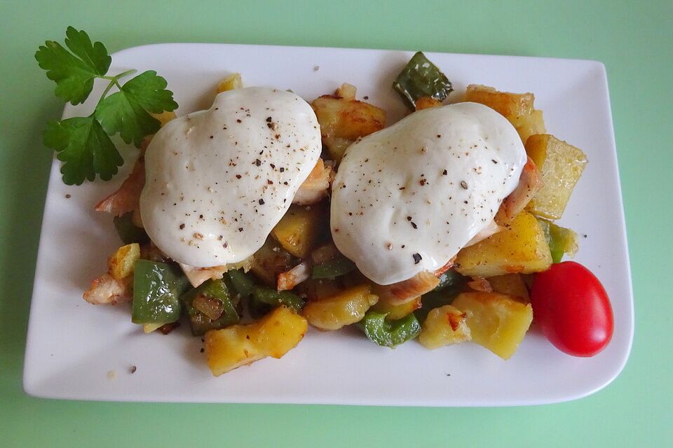 Hähnchenfilets mit Mozzarella und Paprikabratkartoffeln