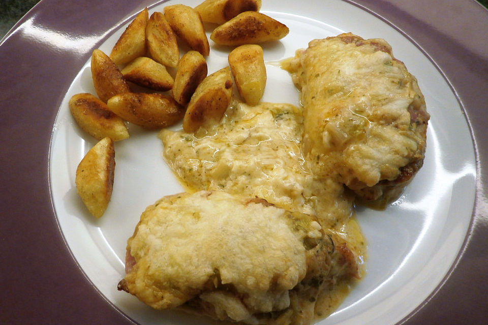 Überbackene Schnitzel in Crème fraîche-Sahnesoße