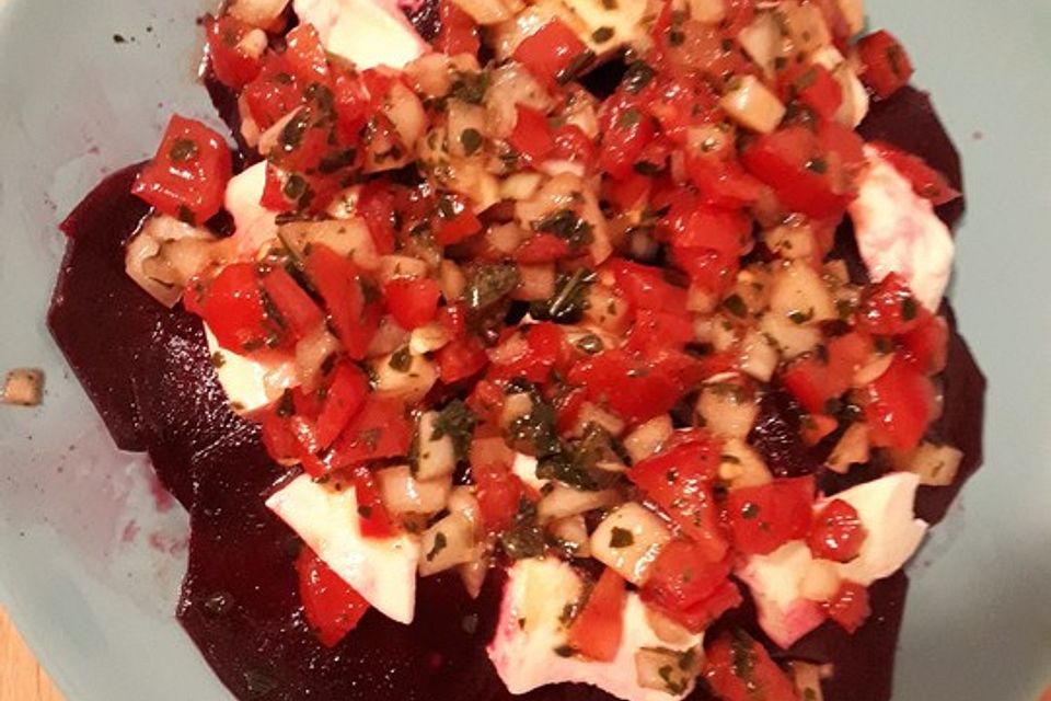 Rote Bete Carpaccio mit Mozzarella