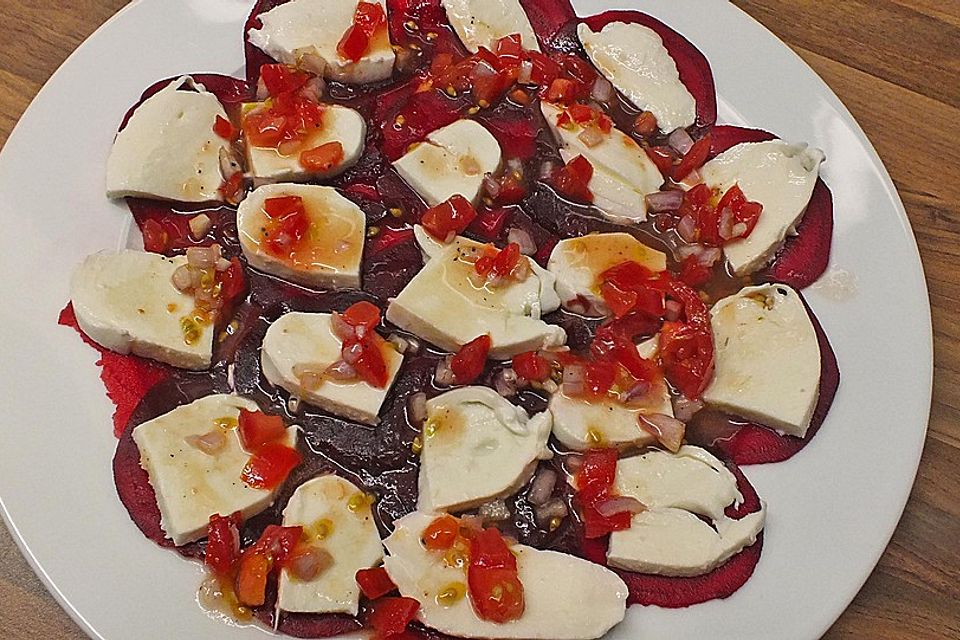 Rote Bete Carpaccio mit Mozzarella