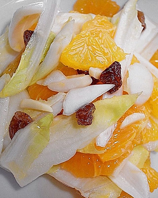 Wintersalat mit Chicorée und Orangen