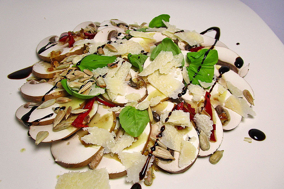 Leicht scharfes Champignon-Carpaccio