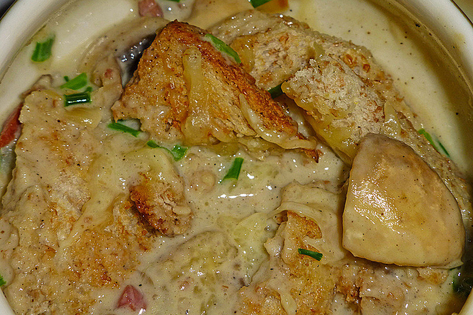 Champignons mit Toast überbacken in Suppentassen