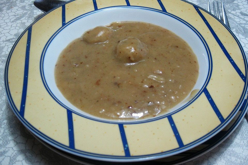 Grünkernmehlsuppe mit Markklößchen