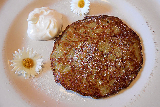 Kartoffel-Latkes mit Zucker und saurer Sahne von mixis| Chefkoch