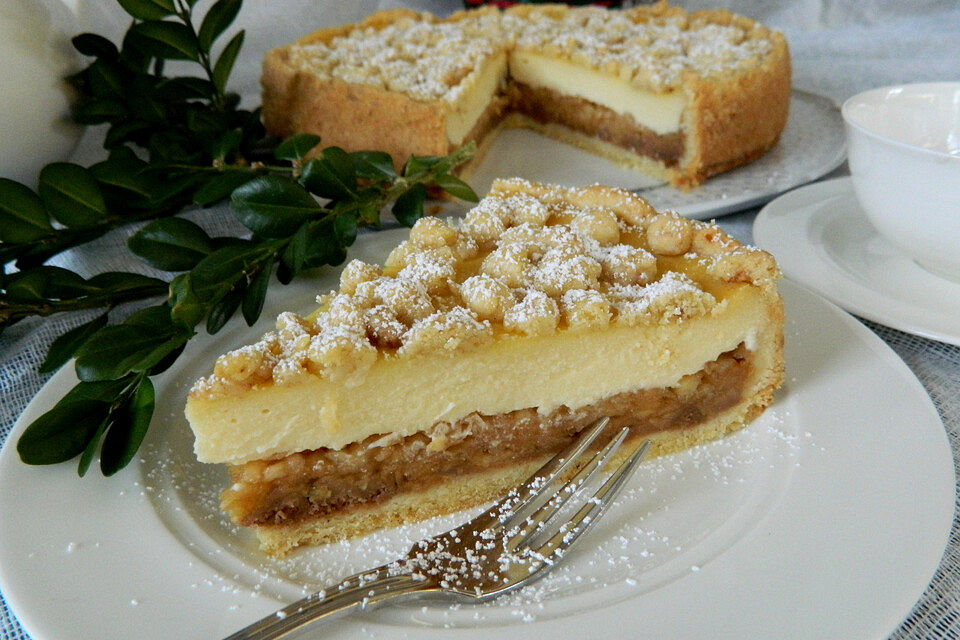 Herbstlicher Apfelkuchen mit Marzipancreme