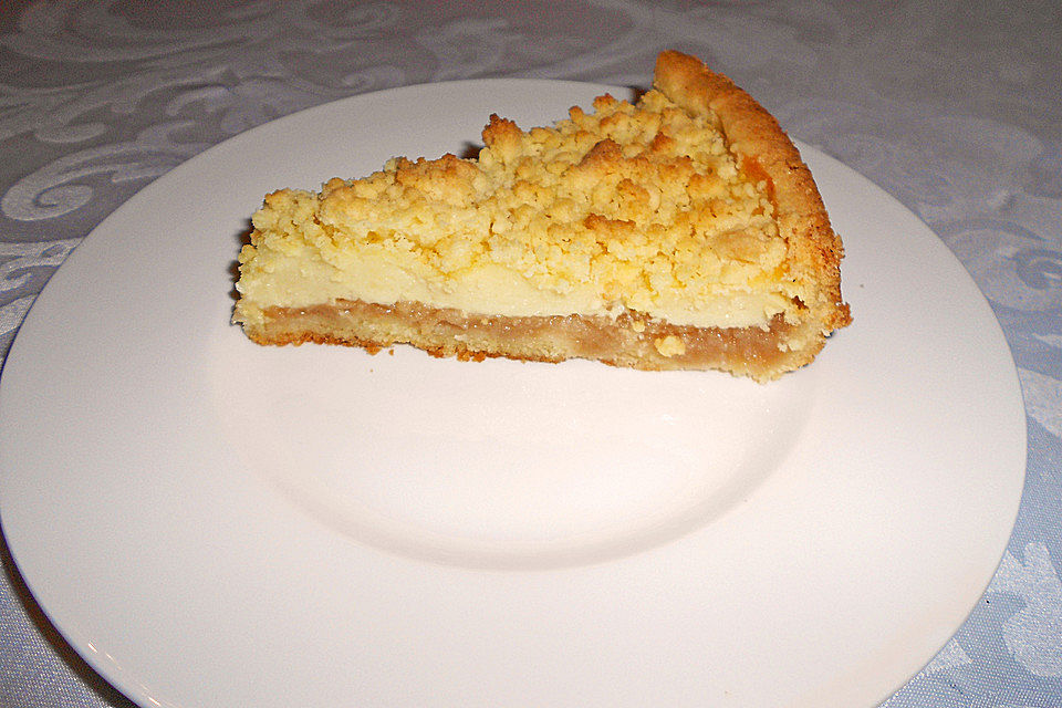 Herbstlicher Apfelkuchen mit Marzipancreme Herbstlicher Apfelkuchen mit Marzipancreme