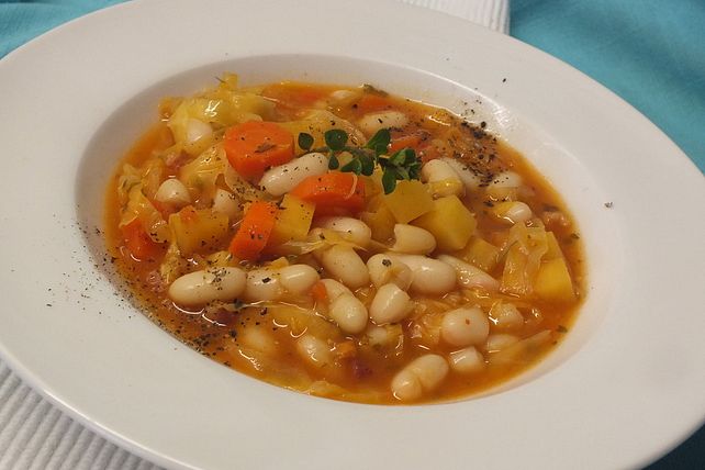 Toskanische Bohnensuppe mit Kohl von Tickerix| Chefkoch