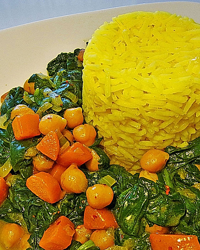 Veganes Kichererbsen-Curry mit Spinat und Möhren