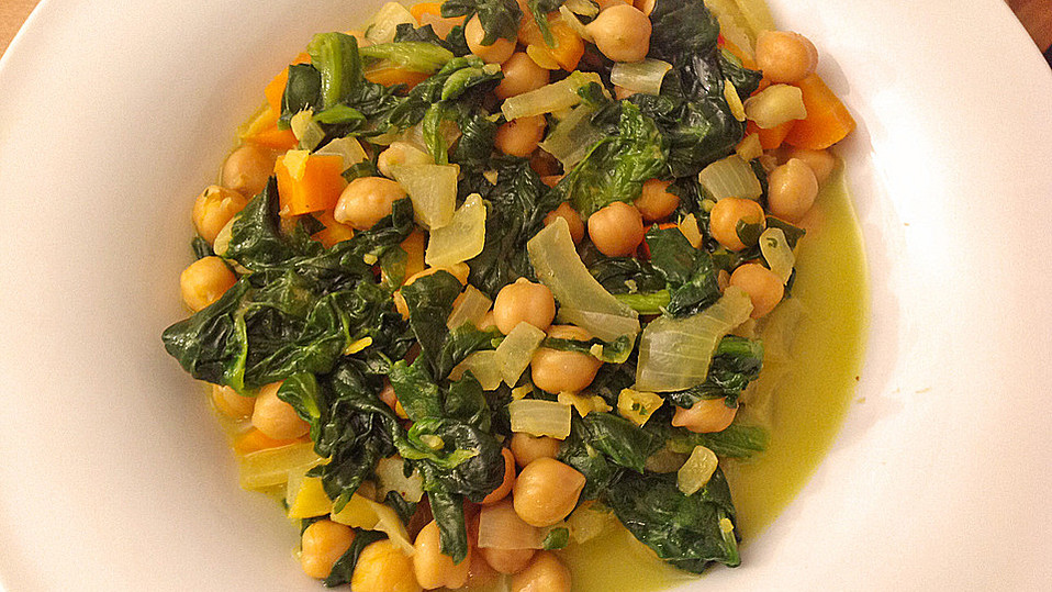 Veganes-Kichererbsen-Curry-mit-Spinat-und-M-hren