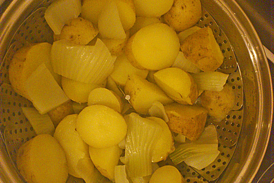 Gedünstetes Kartoffel-Fenchel-Gemüse mit Garnelen und Kräuterquark