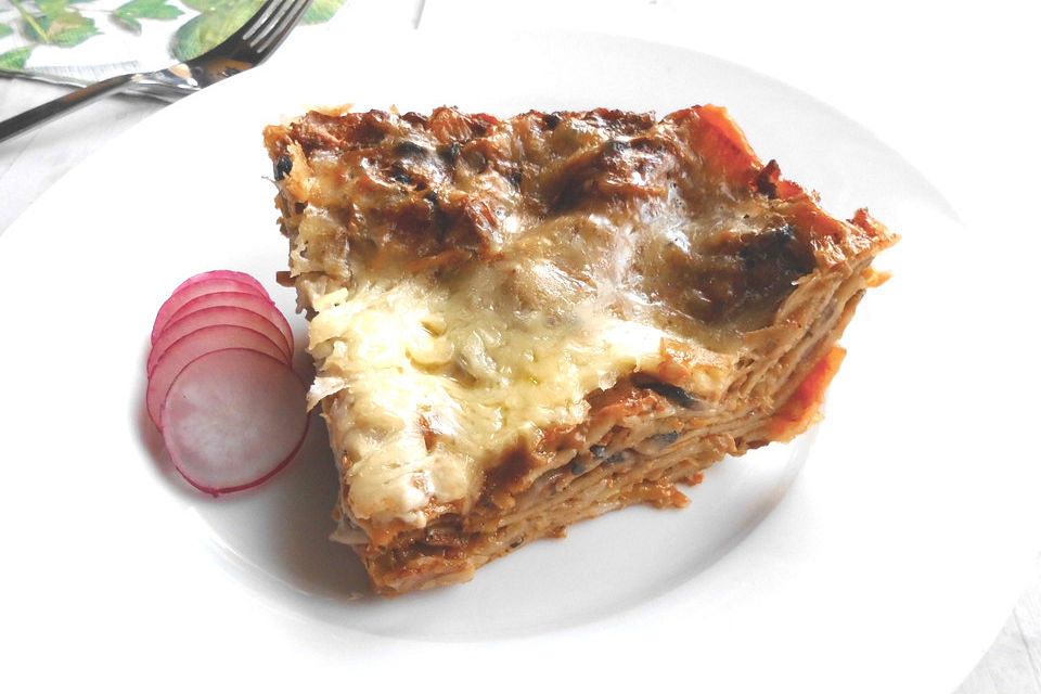 Vegetarische Lasagne mit Zucchini und Champignons