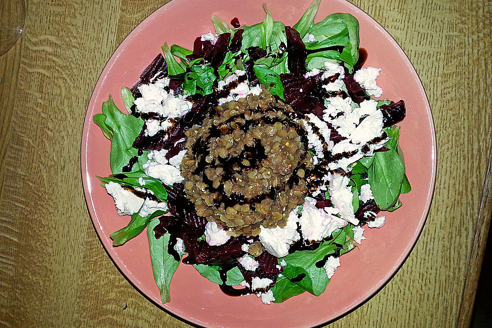 Feldsalat mit Linsen, Rote Bete und Schafskäse