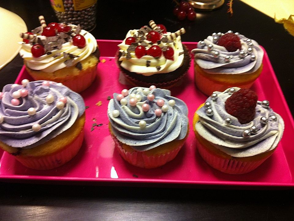 Basic Cupcakes mit 3 tollen Toppings von Melle1904 Chefkoch