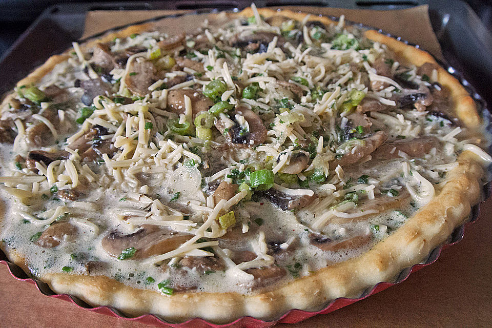 Champignontarte mit Emmentaler