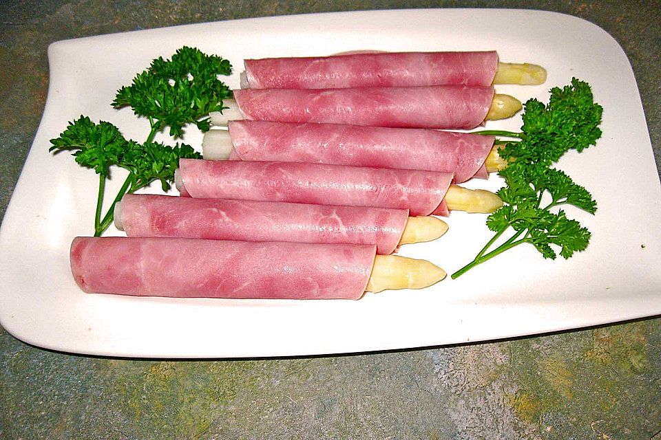 Schnelle Spargelröllchen