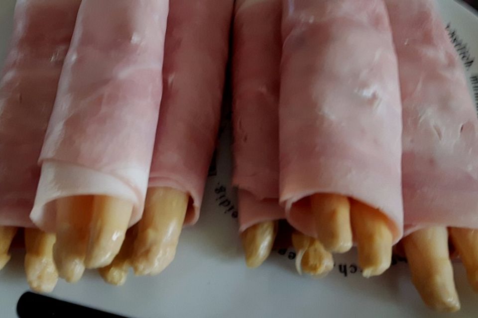Schnelle Spargelröllchen