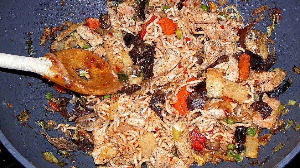 Asiahähnchen mit Mie-Nudeln von Lexi25