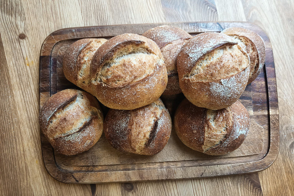 Dinkelvollkornbrötchen mit Lievito Madre